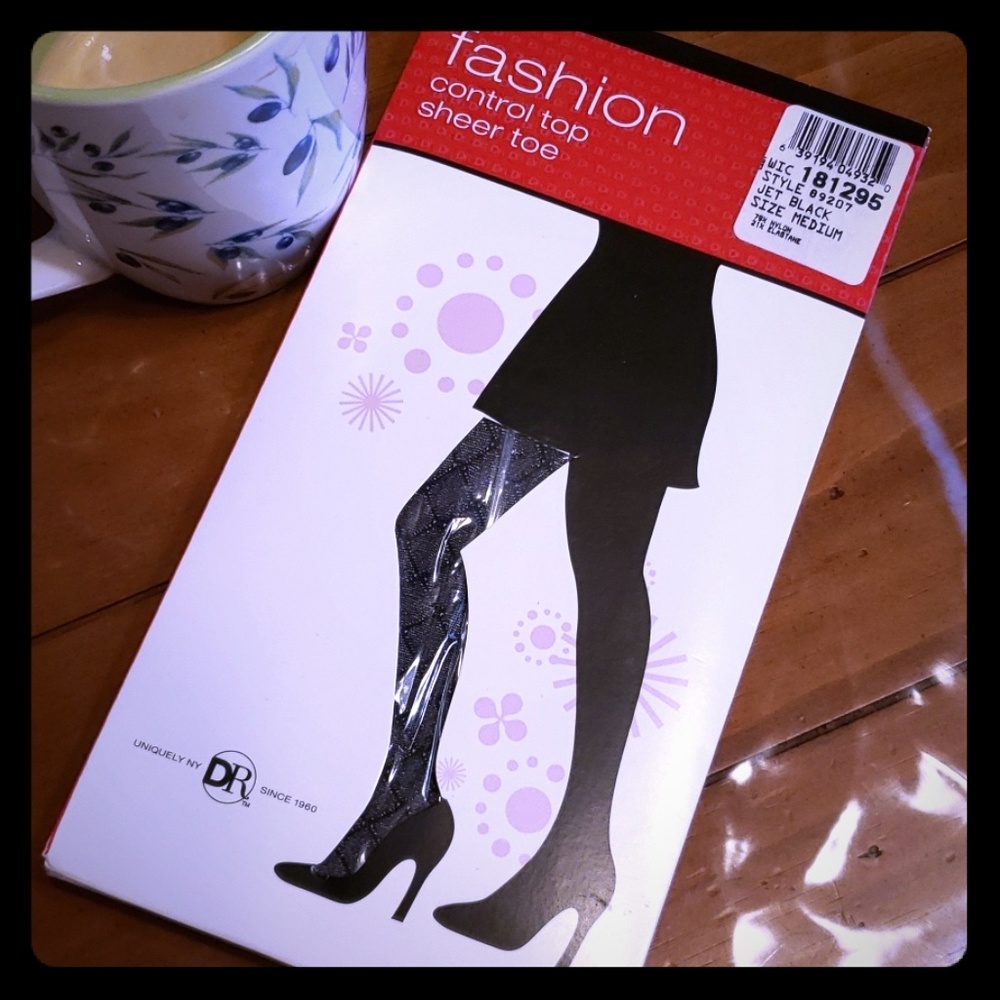 Fashion fishnet pantyhose. Black. Size Med.
